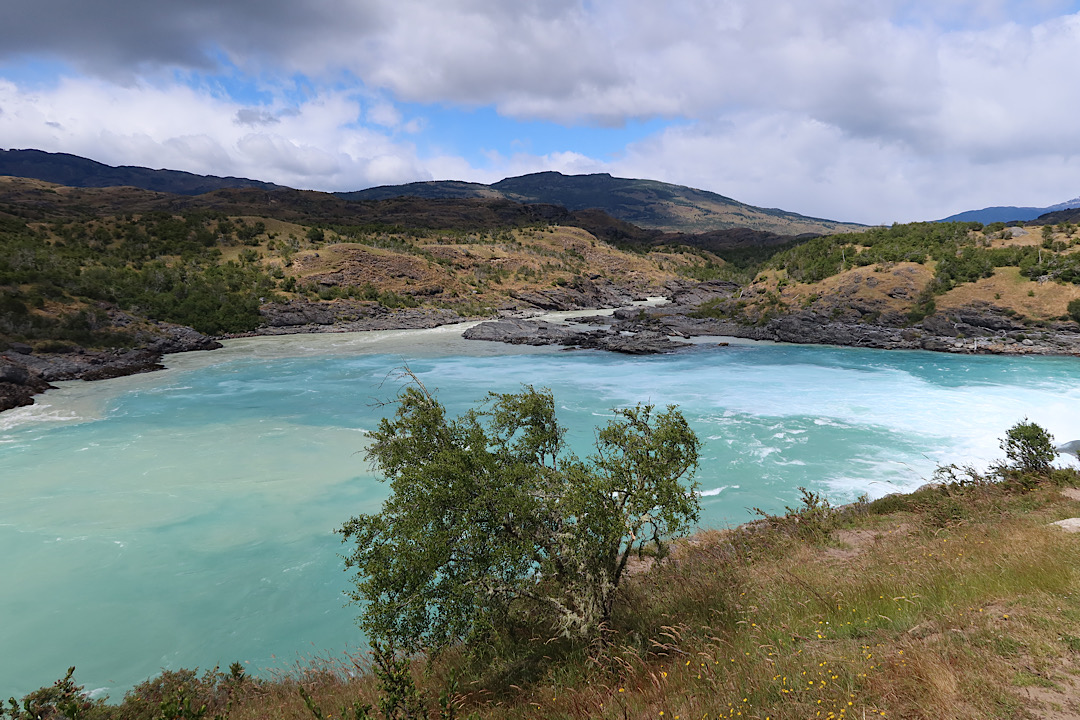 The color contrast between the two rivers was notable.