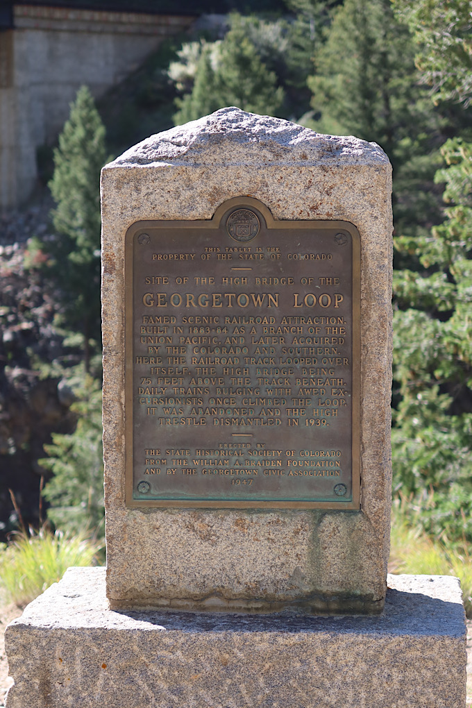 The sign giving the history of the trail. Originally built for silver transport, but a bit too late for that and mostly for tourists.